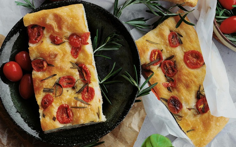 Paradicsomos-rozmaringos focaccia – Még egy falat nyár